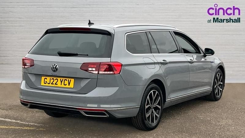 Used VW Passat GTE 218 HP (160 kW) 2022 Grey Estate