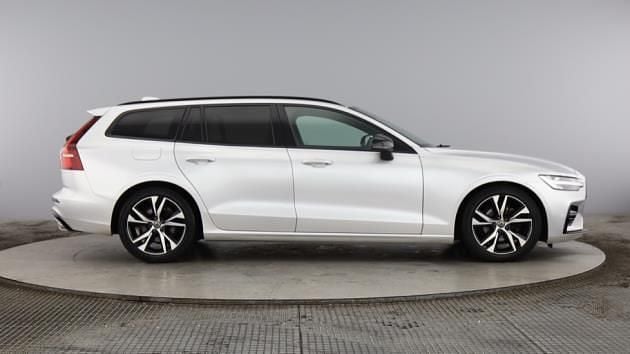 Used Volvo V60 R-Design 161 HP (118 kW) 2022 Estate