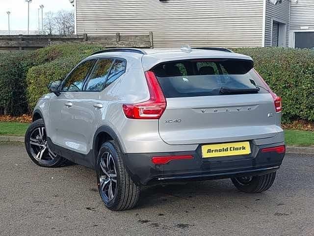Used Volvo XC40 Plus 161 HP (118 kW) 2023 Silver SUV