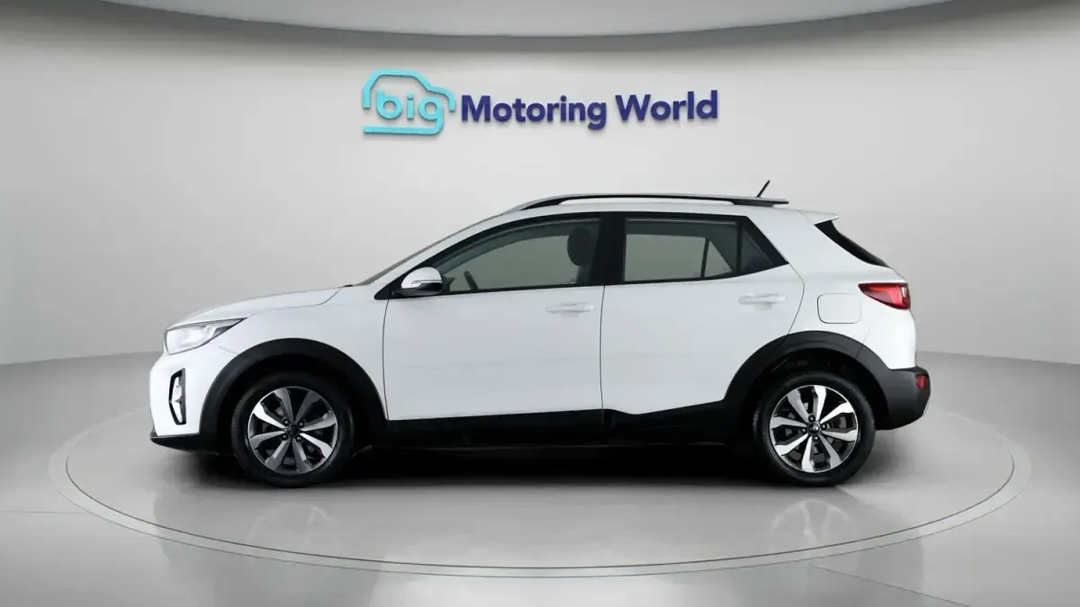 Second-hand Kia Stonic 100 CP (73 kW) 2021 Alb SUV