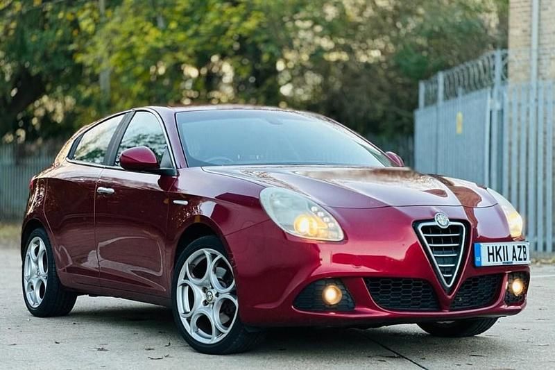 Used 2011 Alfa Romeo Giulietta Lusso | £2,995 (Fair price) - Image 1/1