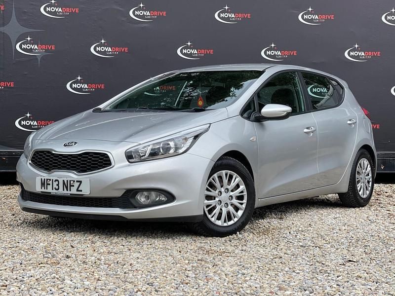 Silver Used 2013 Kia Ceed Hatchback | £1,495 (Fair price) - Image 1/4