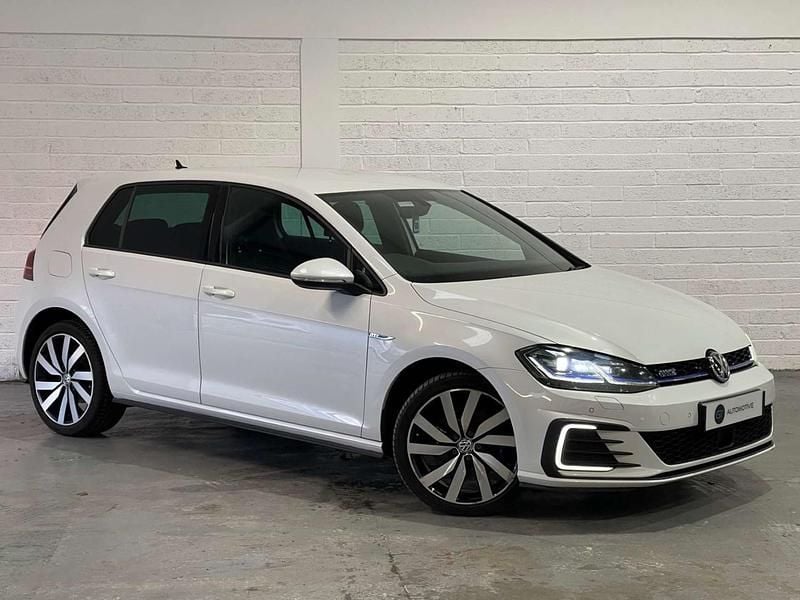 Used VW Golf VII Advance 2018 White Hatchback
