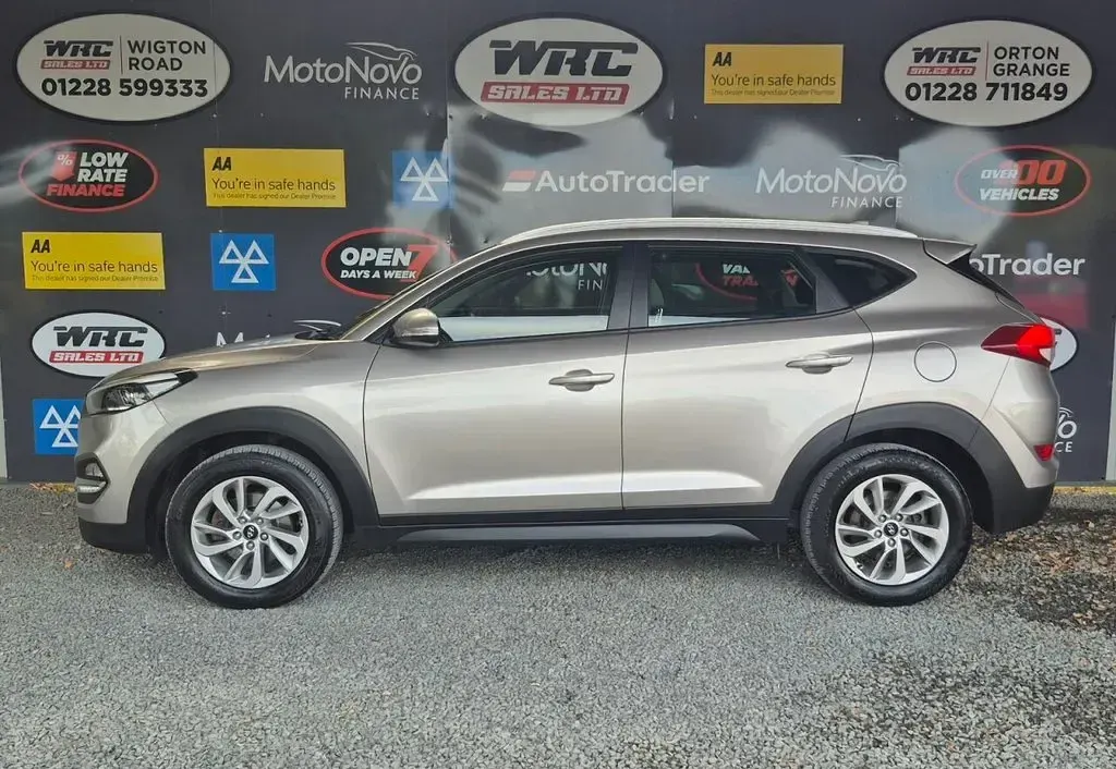Used Hyundai Tucson SE 116 HP (85 kW) 2017 White SUV