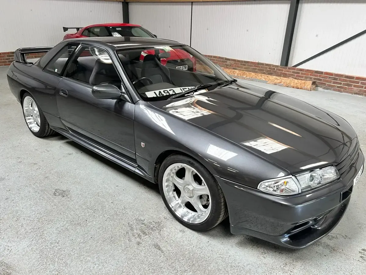 Used Nissan Skyline 280 HP (205 kW) 1992 Grey Sedan