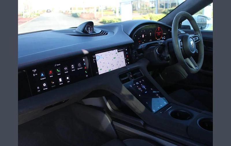 Used Porsche Taycan 439 kW (598 HP) 2022 White Sedan