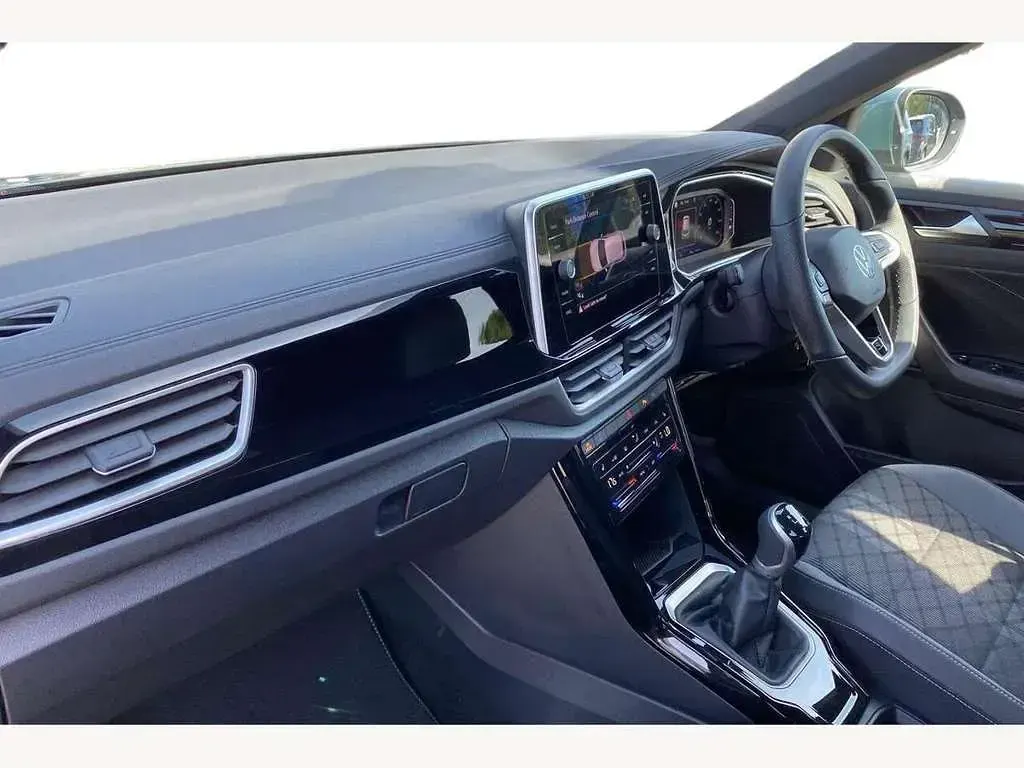 Used VW T-Roc R-line 150 HP (110 kW) 2025 Petrol blue SUV