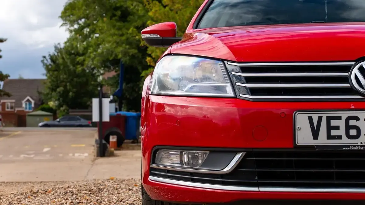 Used VW Passat Executive 105 HP (77 kW) 2014 Red Estate