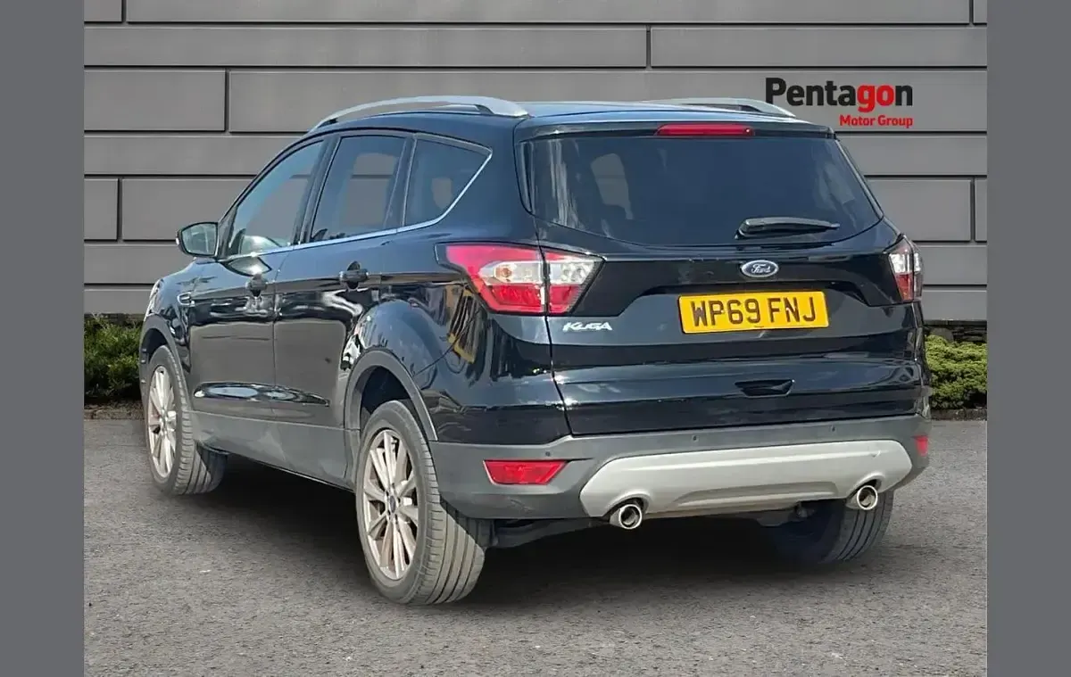 Used Ford Kuga Titanium 150 HP (110 kW) 2019 Black SUV