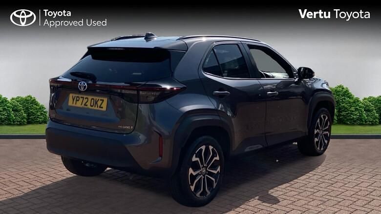 Used Toyota Yaris Hybrid Design 116 HP (85 kW) 2022 Estate