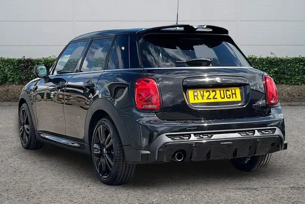 Used Mini Cooper Hatch 136 HP (100 kW) 2022 Hatchback