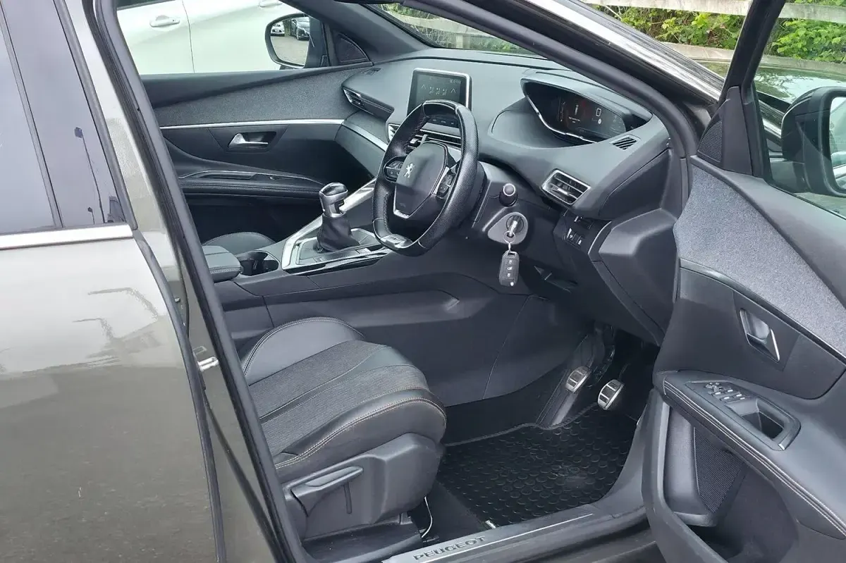 Used Peugeot 5008 GT-line 130 HP (95 kW) 2019 Grey SUV