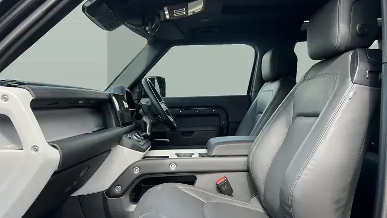 Usado Land Rover Defender HSE Dynamic 350 HP (257 kW) 2025 Other SUV