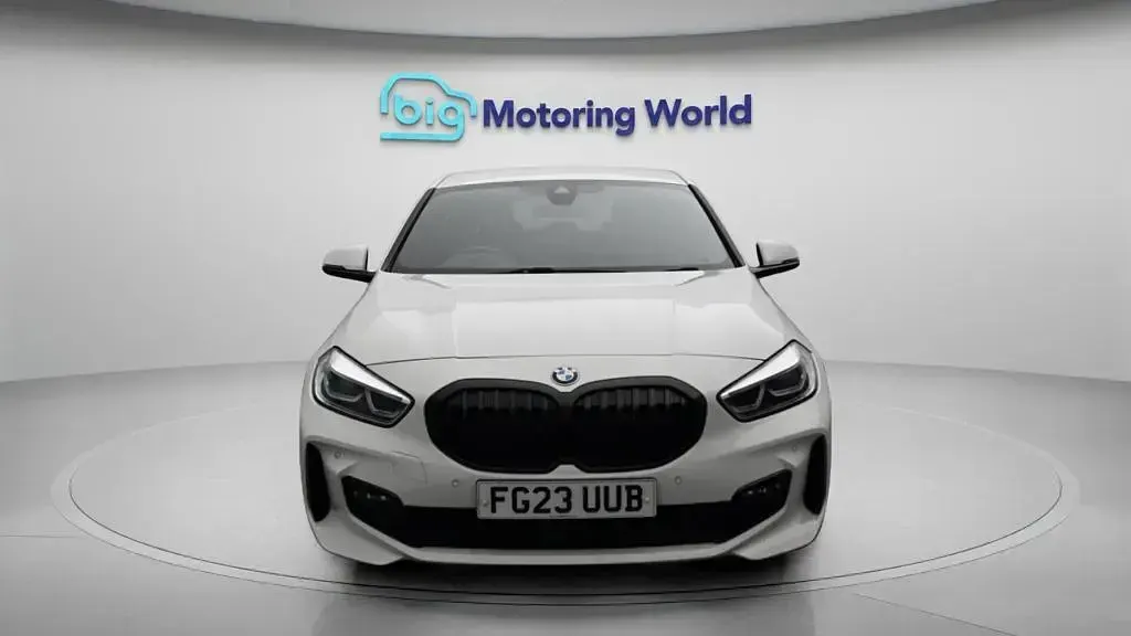 Used BMW 118 M Sport 136 HP (100 kW) 2023 White Hatchback