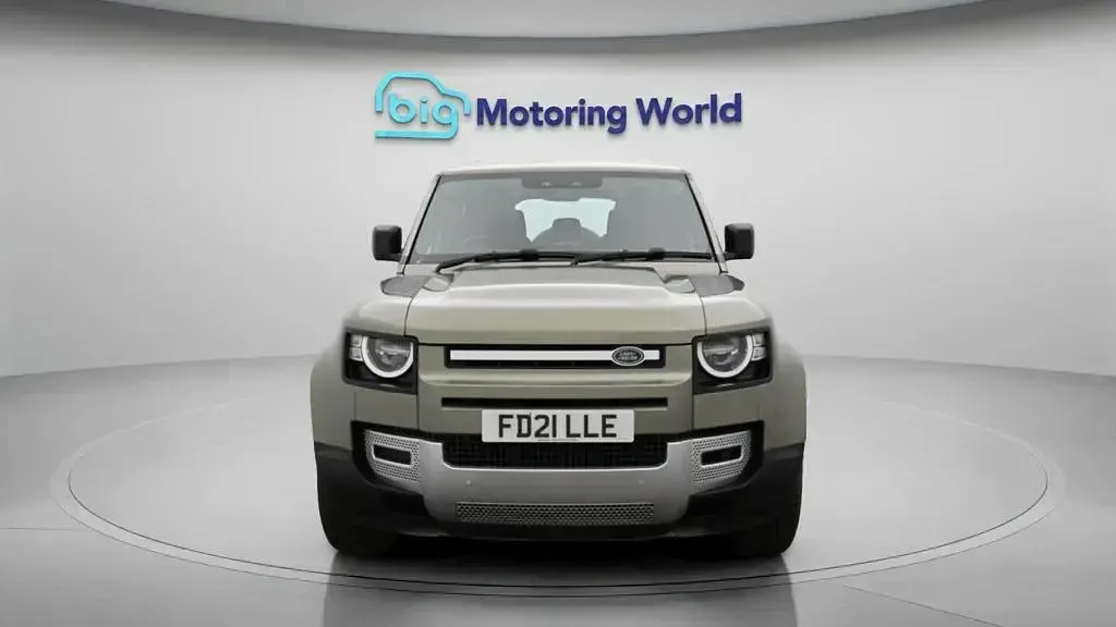 Used Land Rover Defender S 250 HP (183 kW) 2021 Green SUV