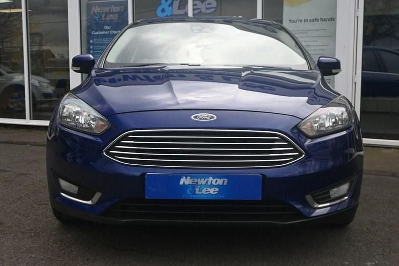 Used Ford Focus Titanium 150 HP (110 kW) 2016 Blue Hatchback