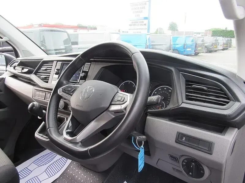 Used VW Transporter Highline 150 HP (110 kW) 2021 Grey Van