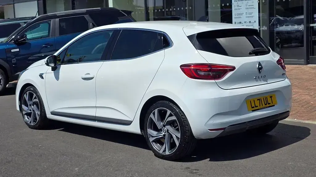 Used Renault Clio RS Line 140 HP (102 kW) 2021 White  Hatchback