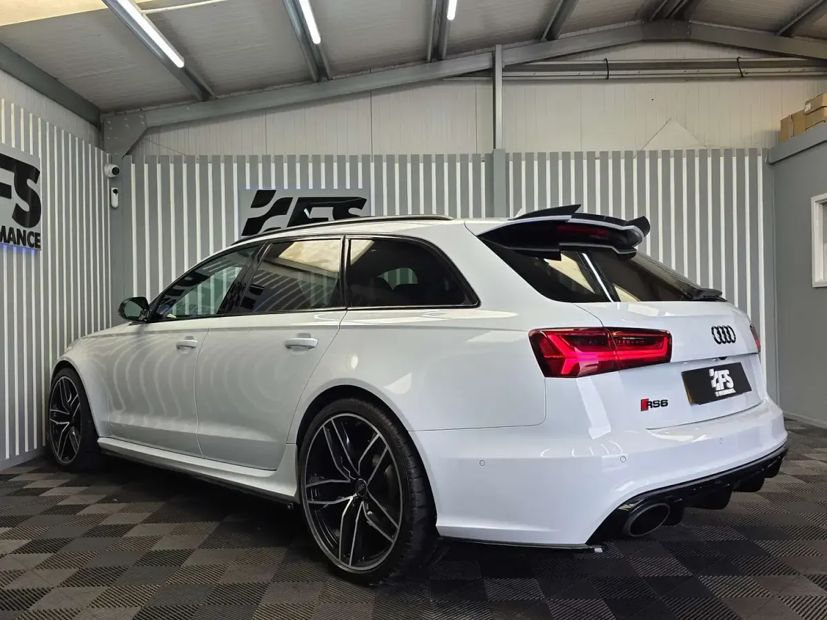 Used Audi RS6 Comfort 560 HP (411 kW) 2015 White Estate