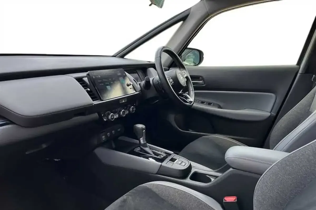 Used Honda Jazz Advance 122 HP (89 kW) 2023 Urban grey Hatchback