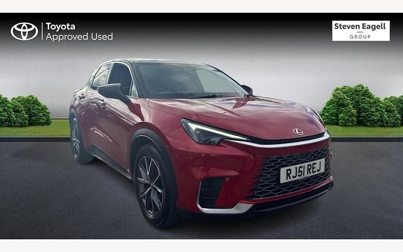 Used 2025 Lexus LBX SUV | £28,863 (Good price) - Image 1/3