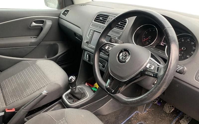 Used VW Polo Match 90 HP (66 kW) 2016 Blue Hatchback