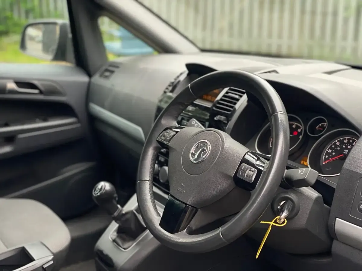 Used Vauxhall Zafira 115 HP (84 kW) 2012 Silver MPV
