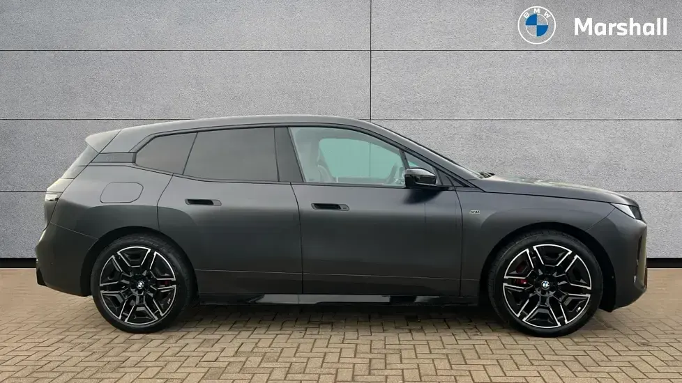 Usado BMW iX Comfort Edition 478 kW (650 CV) 2025 Gris SUV