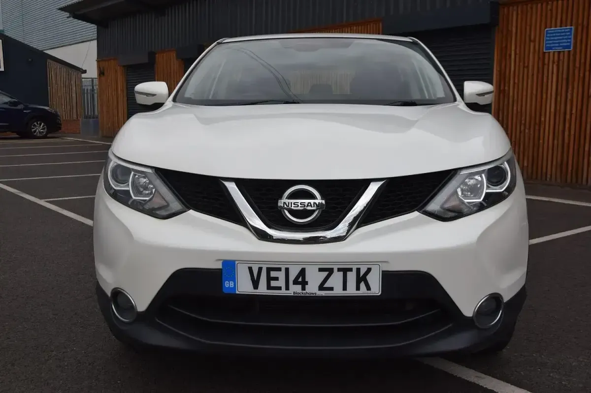 Used Nissan Qashqai Acenta 115 HP (84 kW) 2014 White SUV