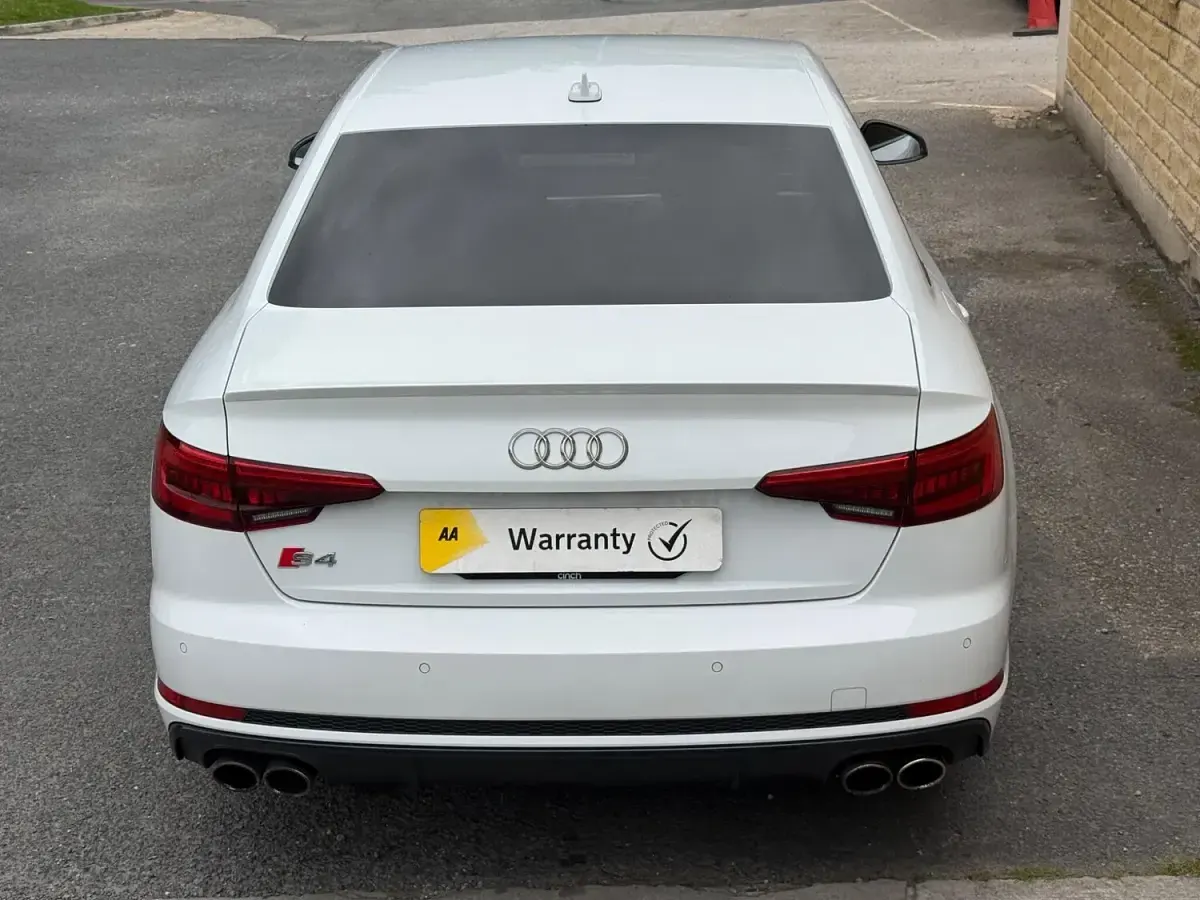 Used Audi A4 354 HP (260 kW) 2017 White Sedan