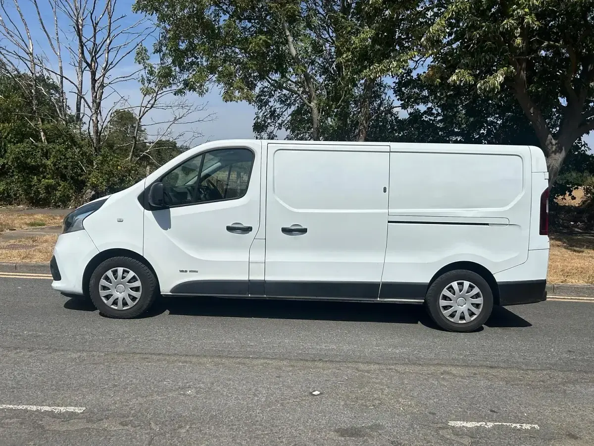 Used Renault Trafic Business 2017 White MPV