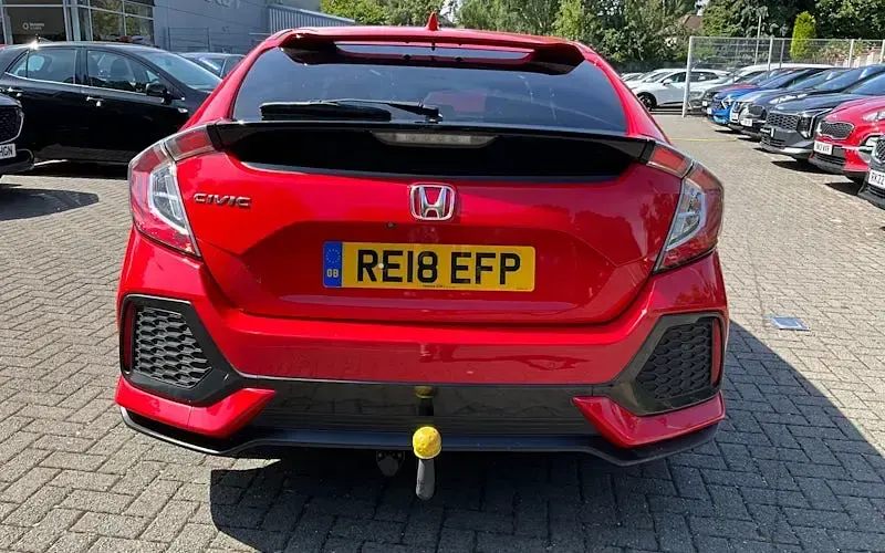 Used Honda Civic EX 129 HP (94 kW) 2018 Red Hatchback