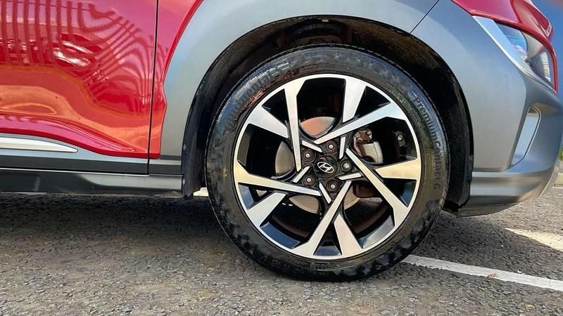 Used Hyundai Kona Premium 120 HP (88 kW) 2022 Red SUV