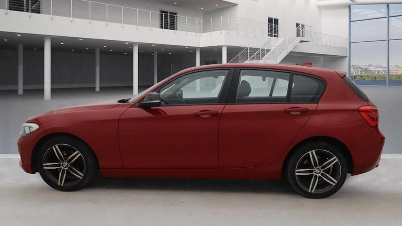 Used BMW 118 Sport Line 2016 Red Hatchback