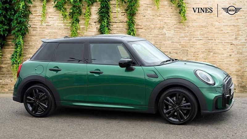 Używany Mini Cooper Hatch 134 KM (98 kW) 2024 Zielony Hatchback