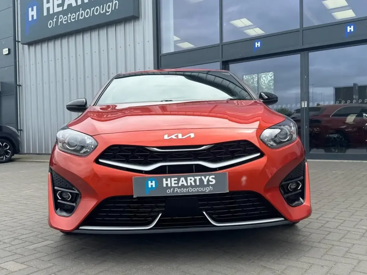 Used Kia Ceed GT-Line 158 HP (116 kW) 2023 Orange Hatchback