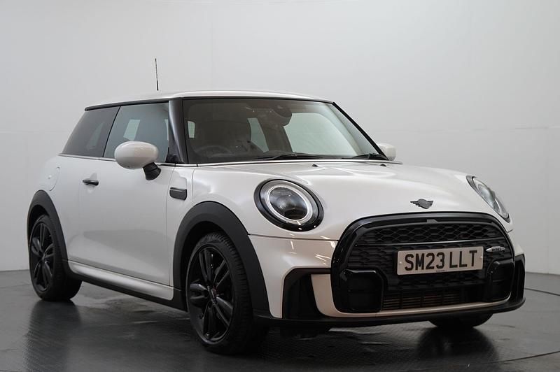 Used Mini Cooper Hatch 134 HP (98 kW) 2023 White Hatchback