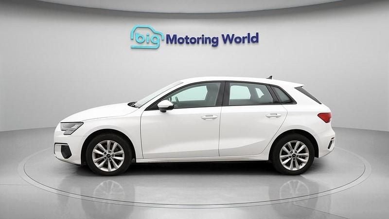 Used Audi A3 Sportback 110 HP (80 kW) 2022 White Hatchback