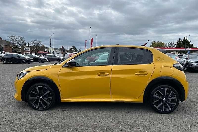 Used Peugeot 208 GTi 100 HP (73 kW) 2023 Yellow Hatchback