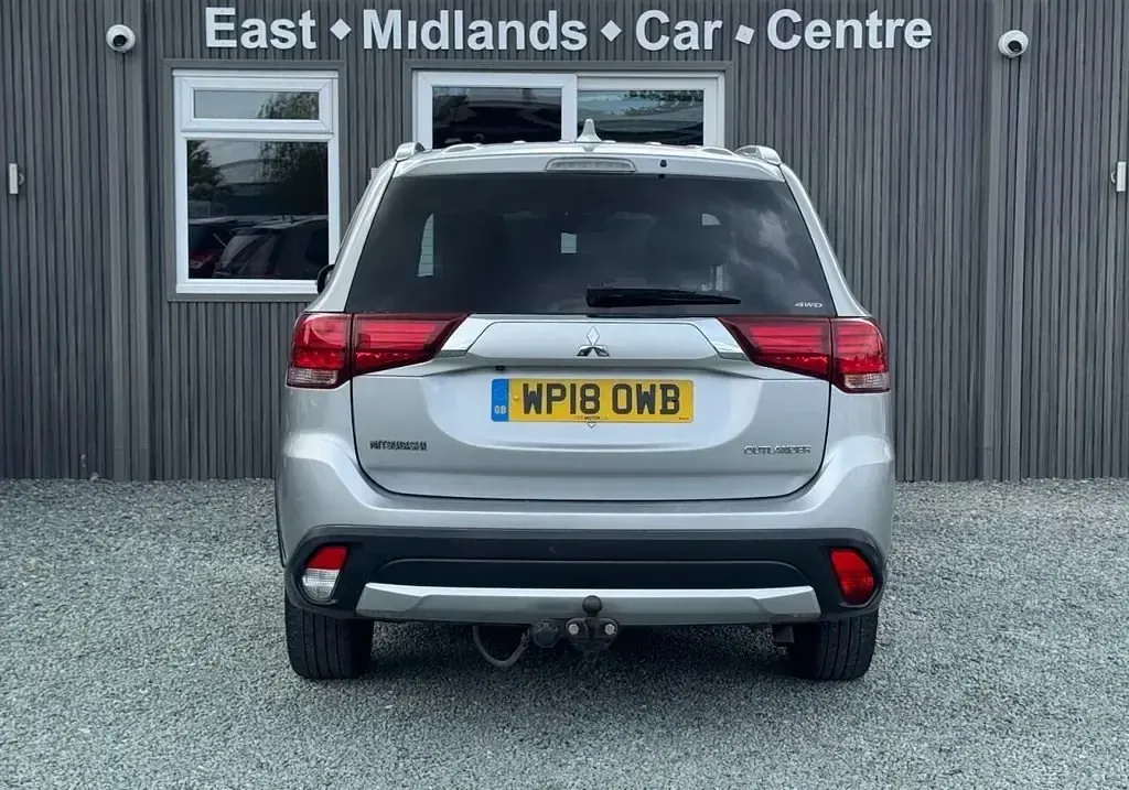 Używany Mitsubishi Outlander 147 KM (108 kW) 2018 Srebrny SUV