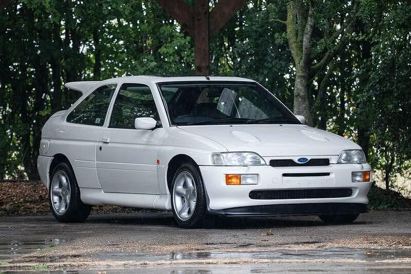 White Used 1997 Ford Escort RS | £130,000 - Image 1/4
