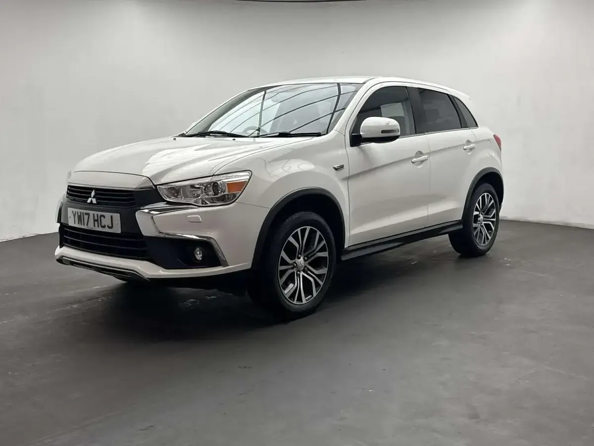 Used Mitsubishi ASX 117 HP (86 kW) 2017 White SUV