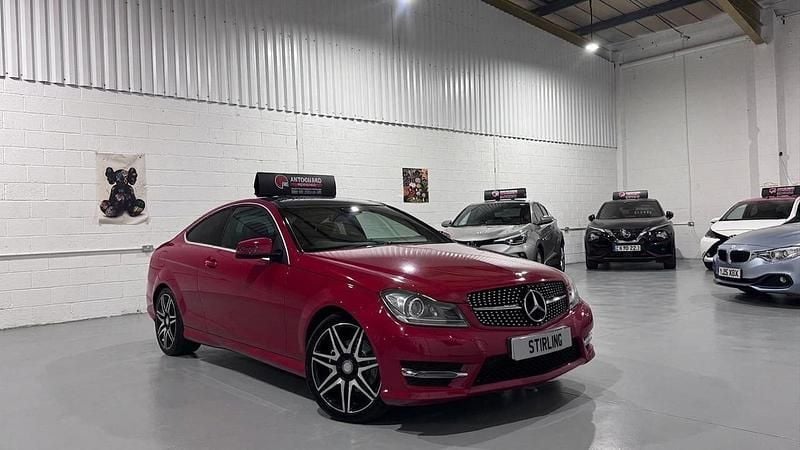 Begagnad Mercedes C220 AMG 2012 Röd Sportkupé