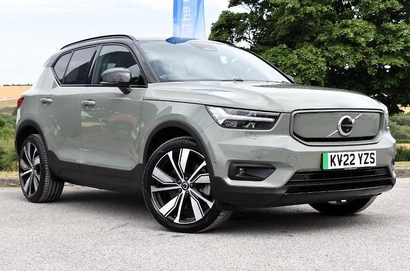 Green Used 2022 Volvo XC40 Pro SUV | £24,696 (Good price) - Image 1/3