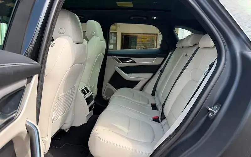 Used Jaguar F-Pace R-Dynamic 204 HP (150 kW) 2024 SUV