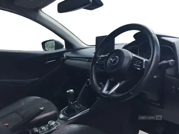 Używany Mazda 2 Homura-Aka 116 KM (85 kW) 2024 Czerwony Hatchback
