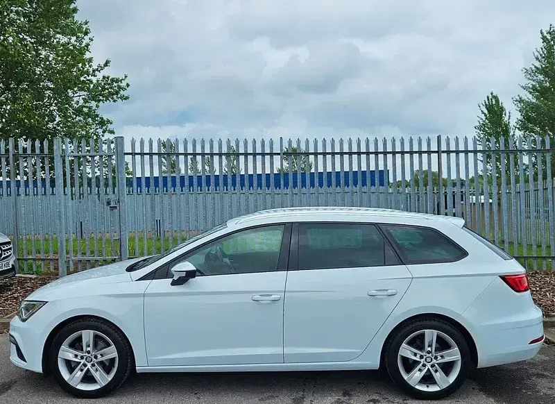 Used Seat Leon ST FR 130 HP (95 kW) 2019 White Estate