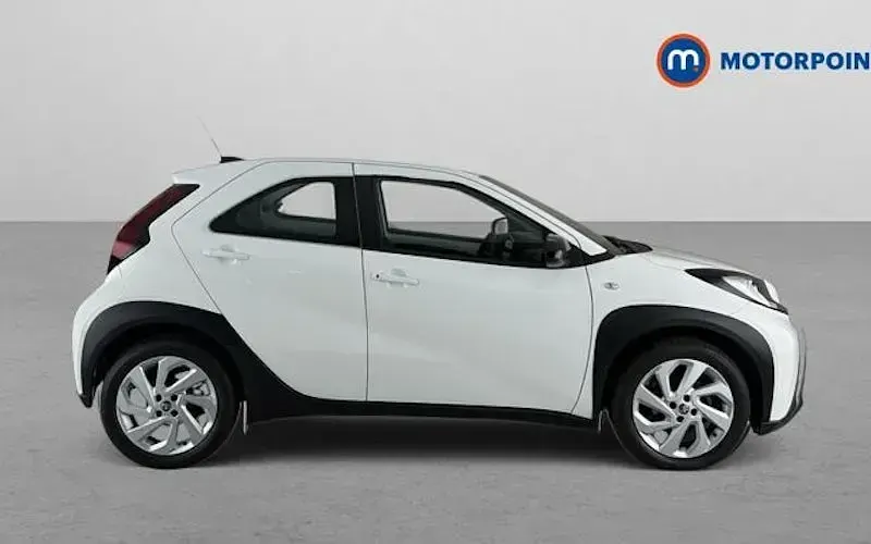 Used Toyota Aygo X PURE 72 HP (52 kW) 2025 SUV