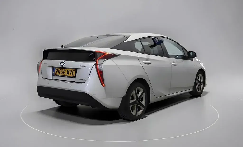 Used Toyota Prius 2016 Silver Hatchback
