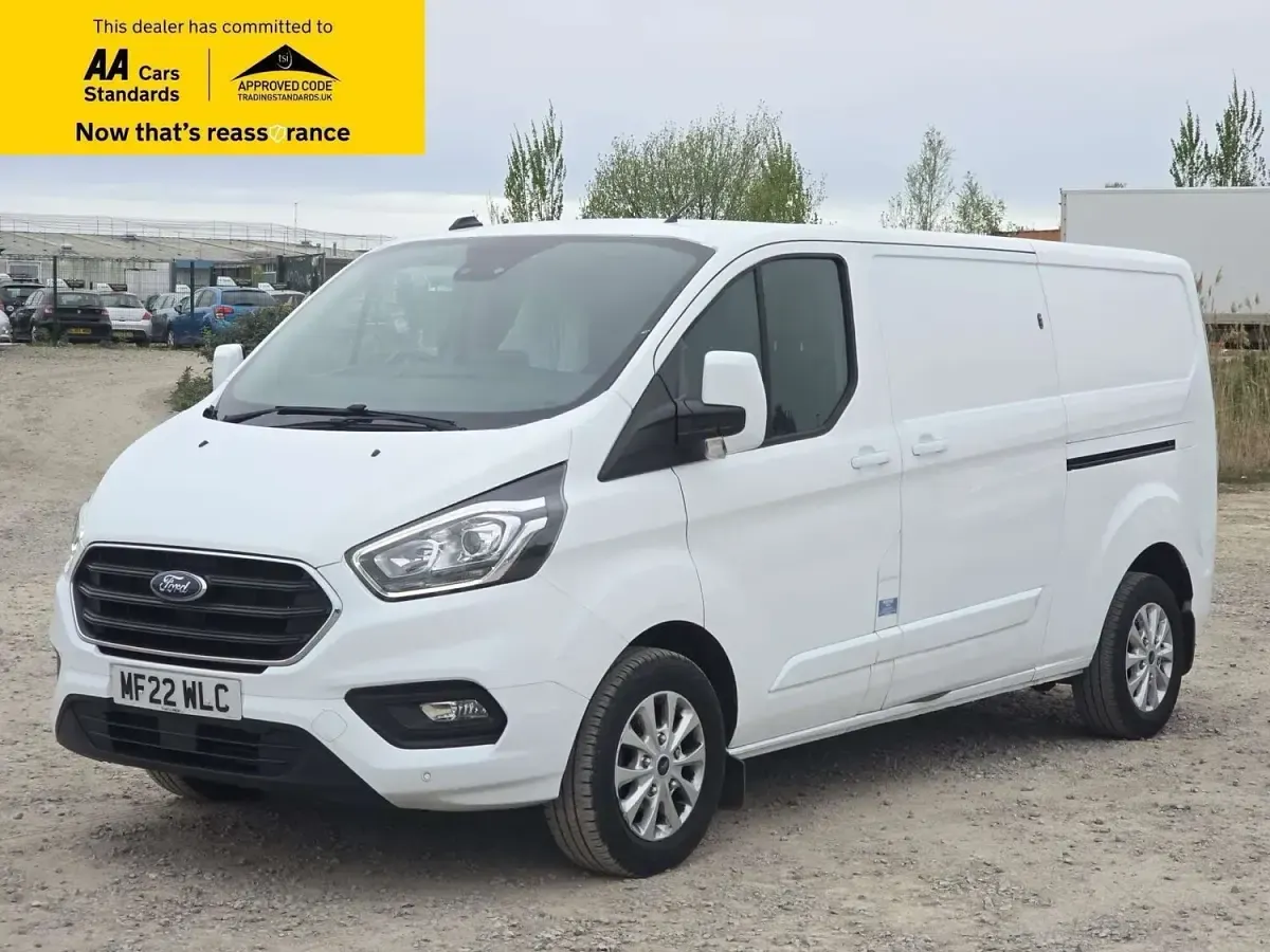 Used Ford Transit Custom Limited 130 HP (95 kW) 2022 White Van